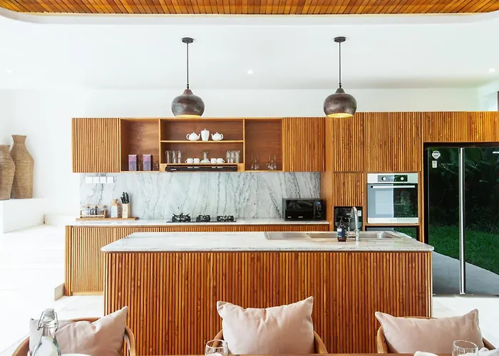 Payapaya Luxury 4 Bedroom Near Potato Head Villa Seminyak (Bali)