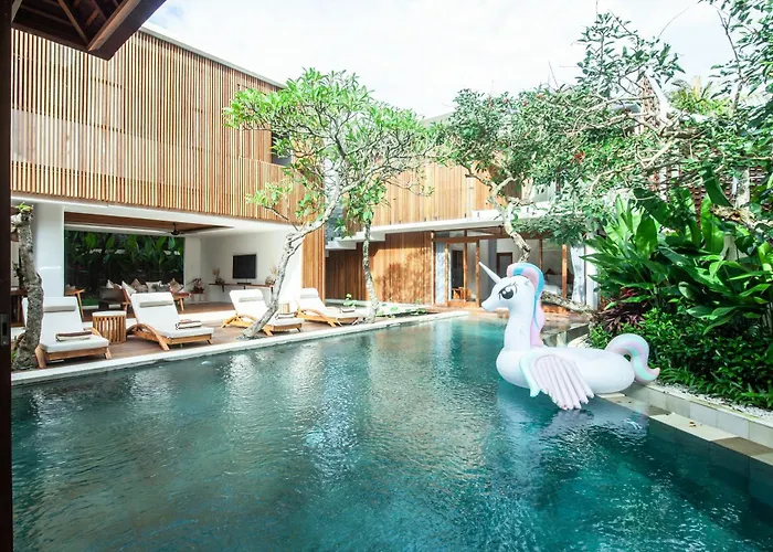 Payapaya Luxury 4 Bedroom Near Potato Head Seminyak (Bali)