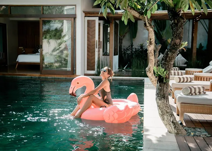Payapaya Luxury 4 Bedroom Near Potato Head * Seminyak (Bali)