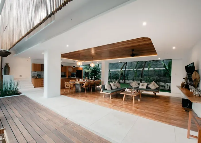 Payapaya Luxury 4 Bedroom Near Potato Head Villa Seminyak (Bali)