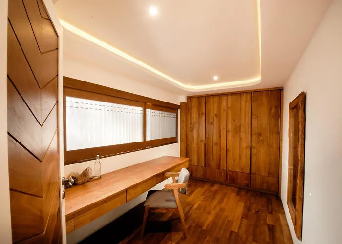Villa Payapaya Luxury 4 Bedroom Near Potato Head Seminyak (Bali)