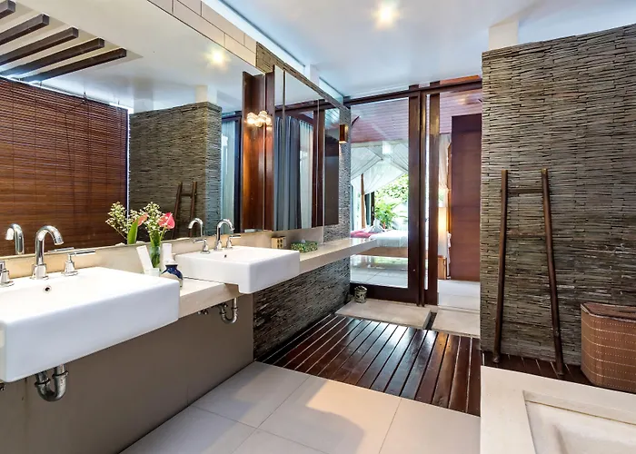 Payapaya Luxury 4 Bedroom Near Potato Head Villa Seminyak (Bali)